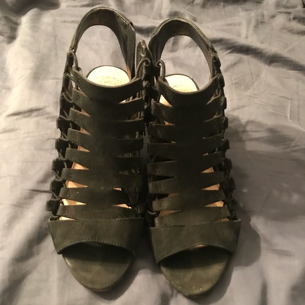 Vince Camuto Heals